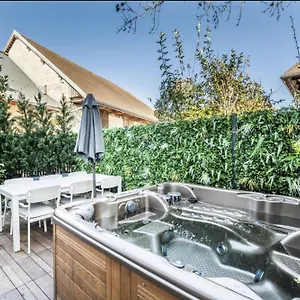 https://la-venise-du-lac-annecy.hotels-rhonealpes.com